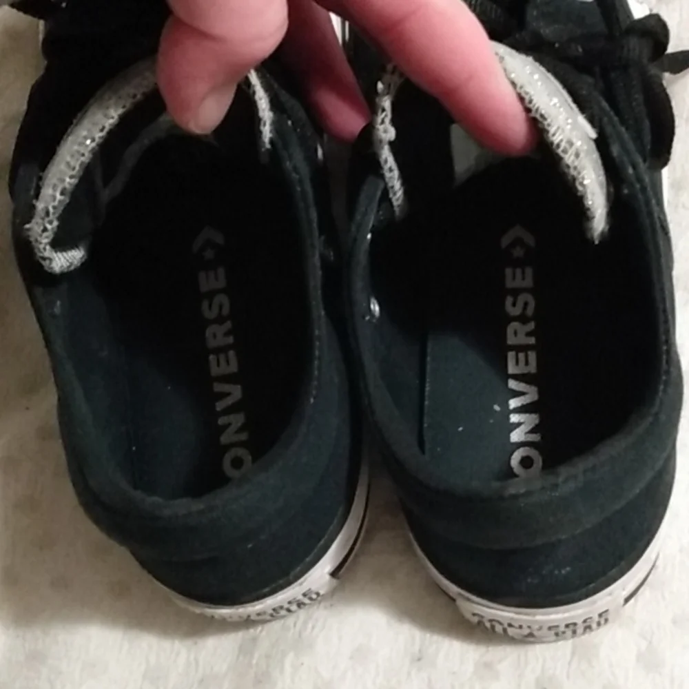 Converse black and silver tennies - Picture 8 of 9